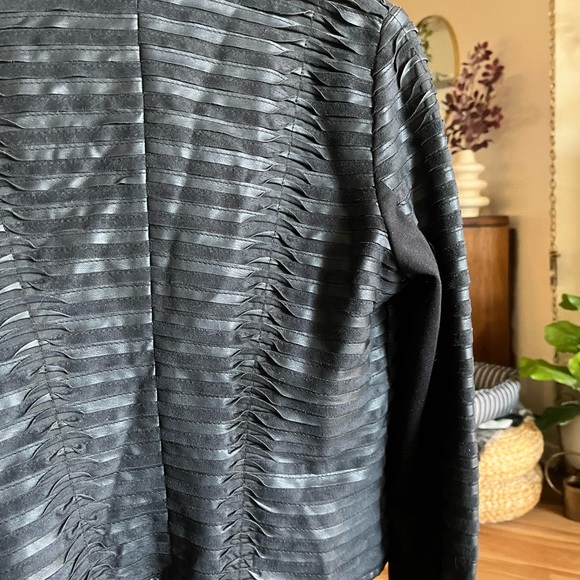 Cache Textured Leather Jacket - Draped Ruffles - Picture 14 of 16